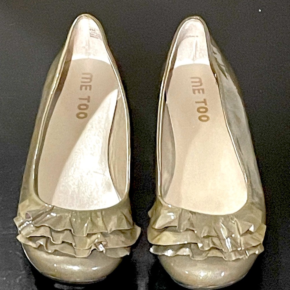 Me Too paten leather flat